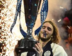 开云体育官网-法网绝杀年终总决赛，西西帕斯扛起全队