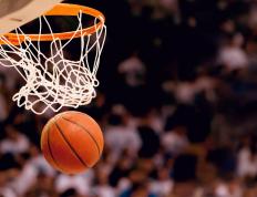 开云体育下载-油门轰鸣的绿茵，当皇家社会在F1街道赛式对决中冲垮皇马