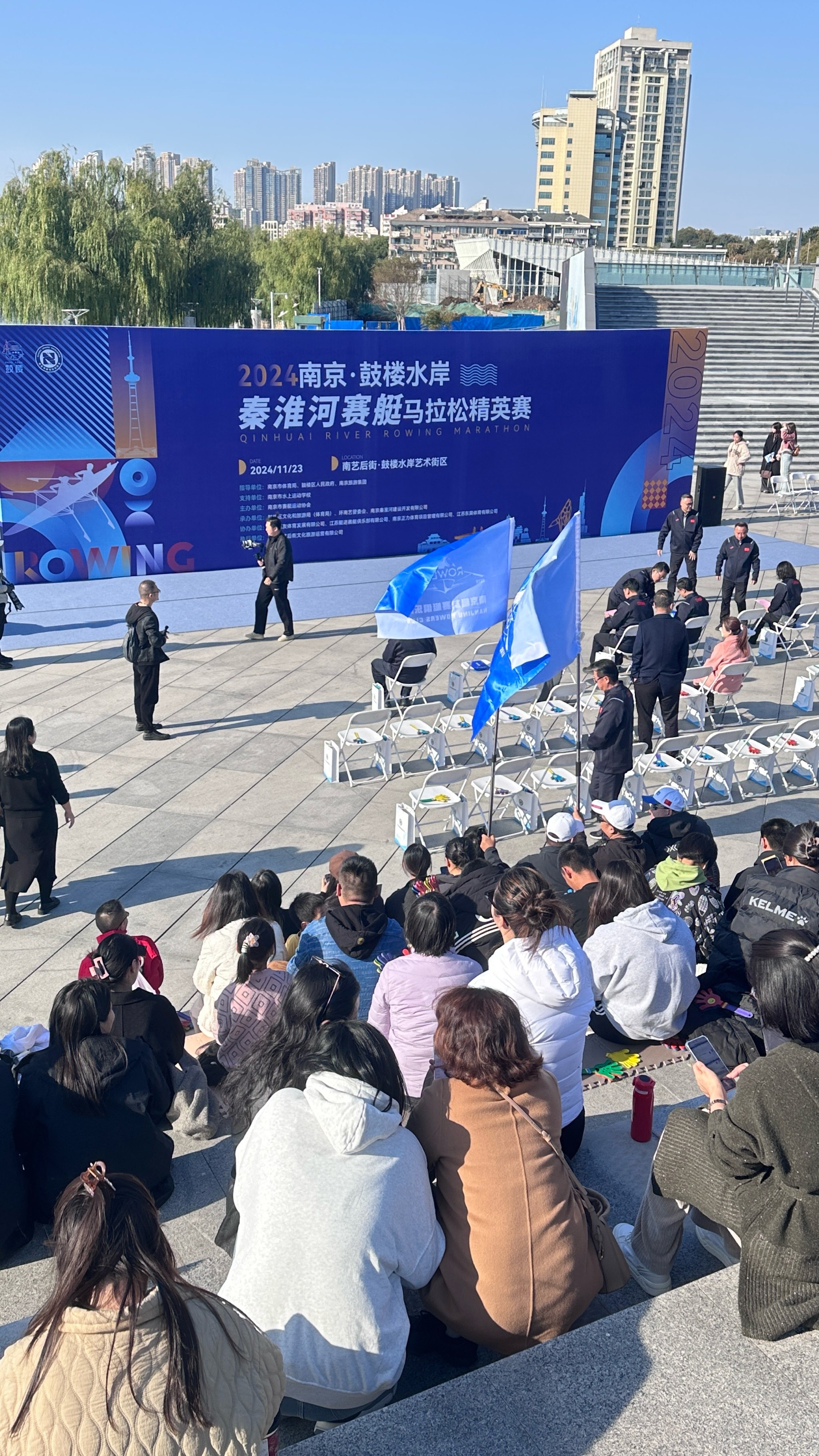 开云官网-观众欢呼雀跃，现场气氛热烈