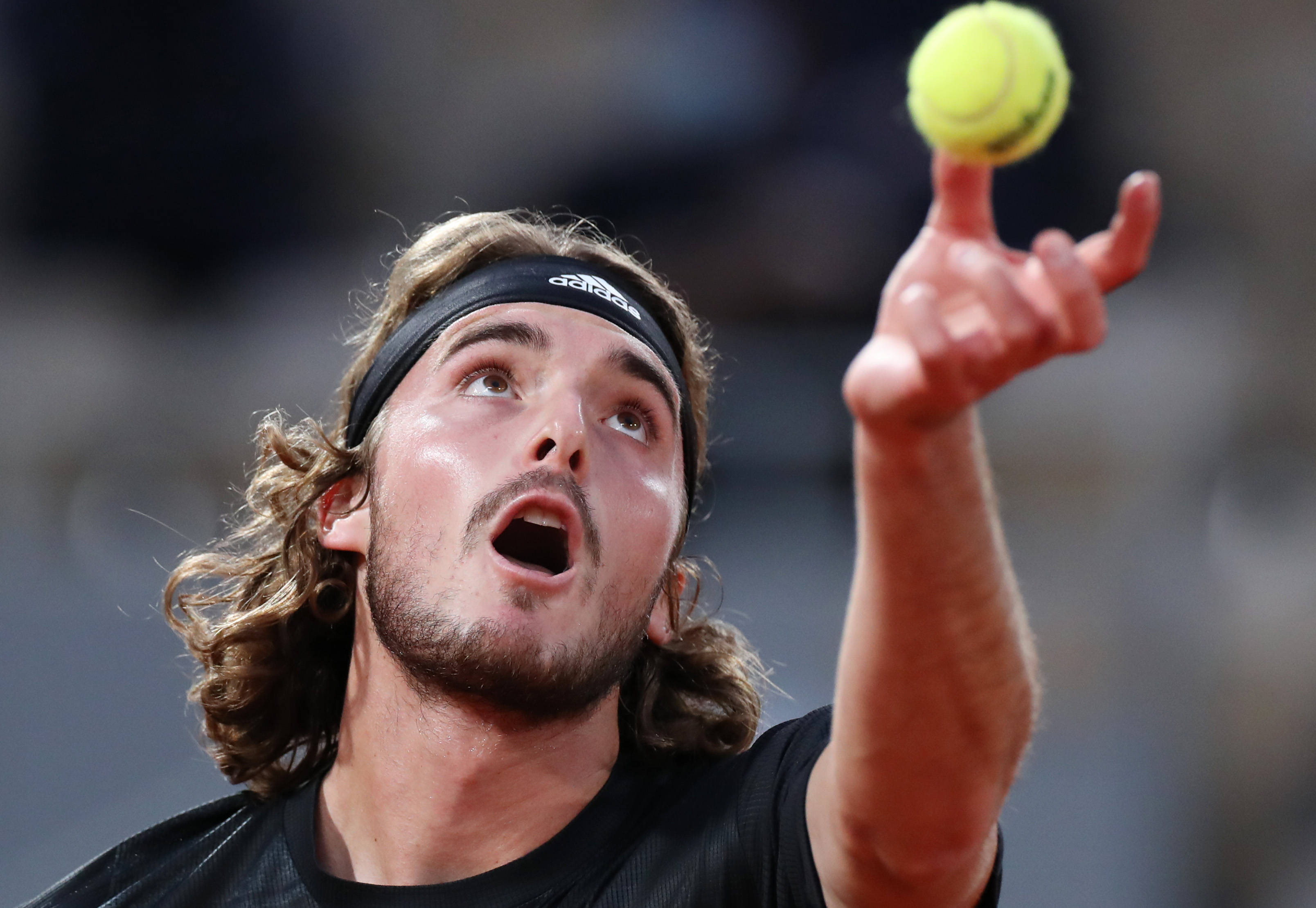 开云体育官网-法网绝杀年终总决赛,西西帕斯扛起全队