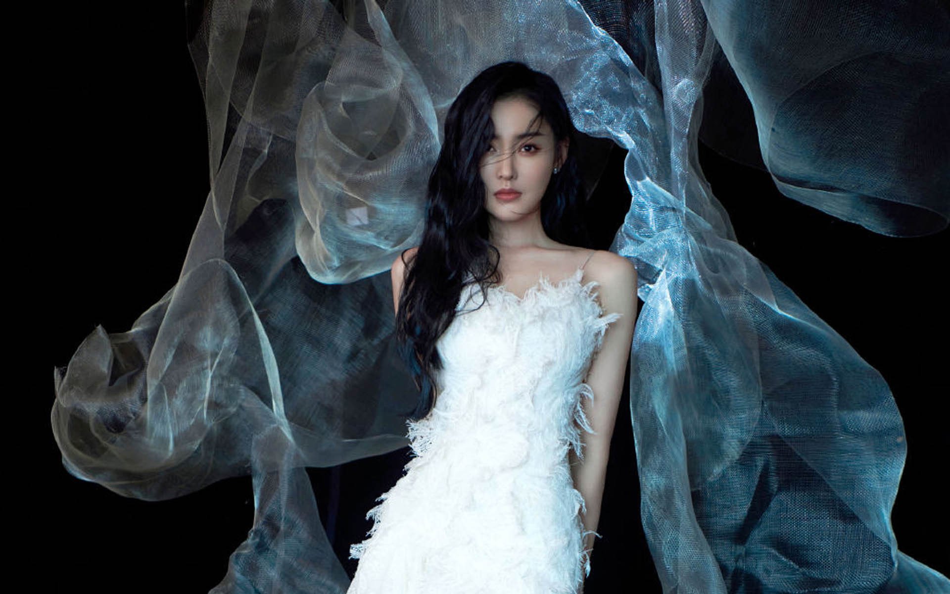 开云平台-伊布扛起全队，雨夜摩纳哥，北欧神塔单骑折服枫叶之邦