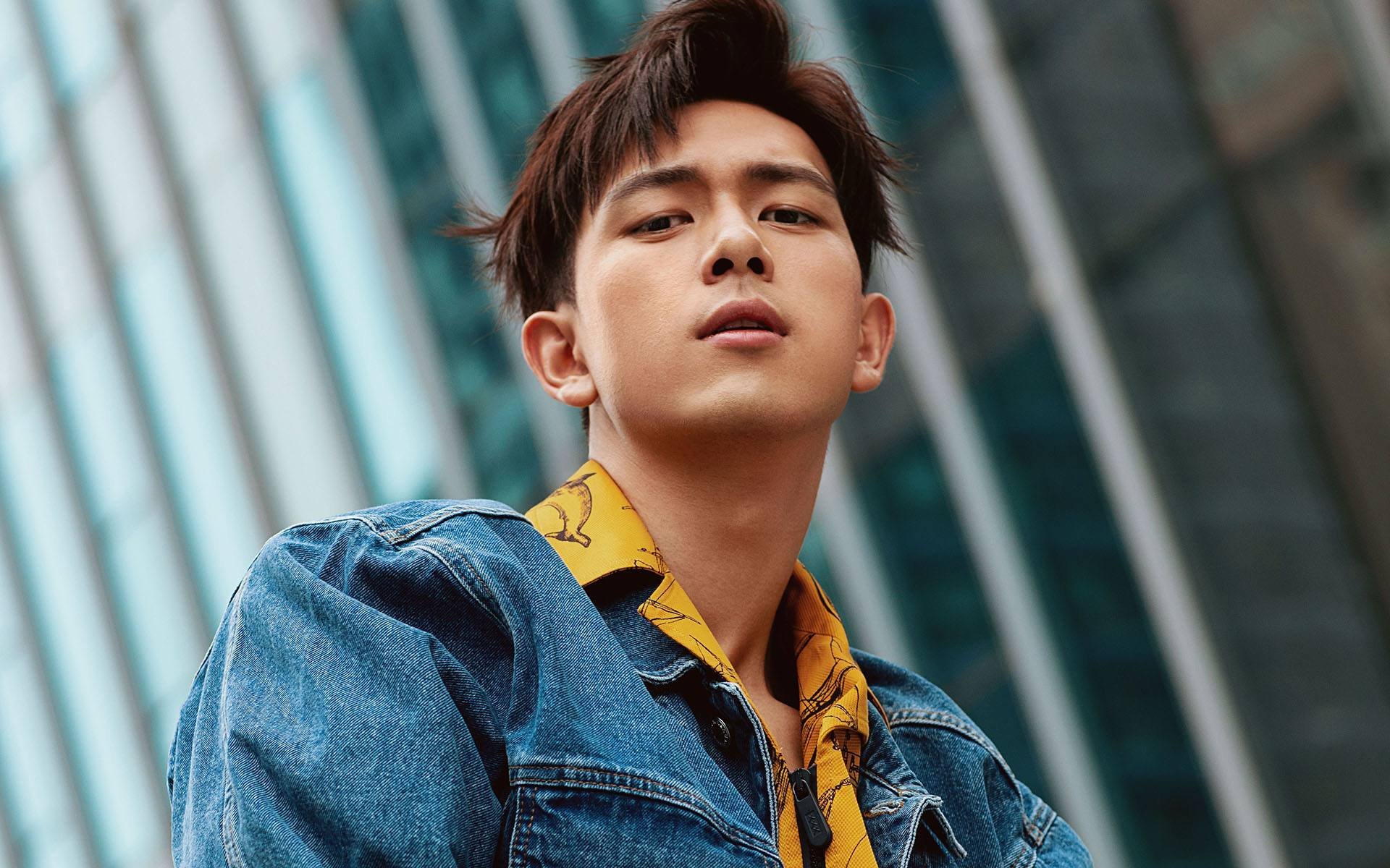 开云体育官网-双线征服,阿尔及利亚绿与F1红牛的统治日