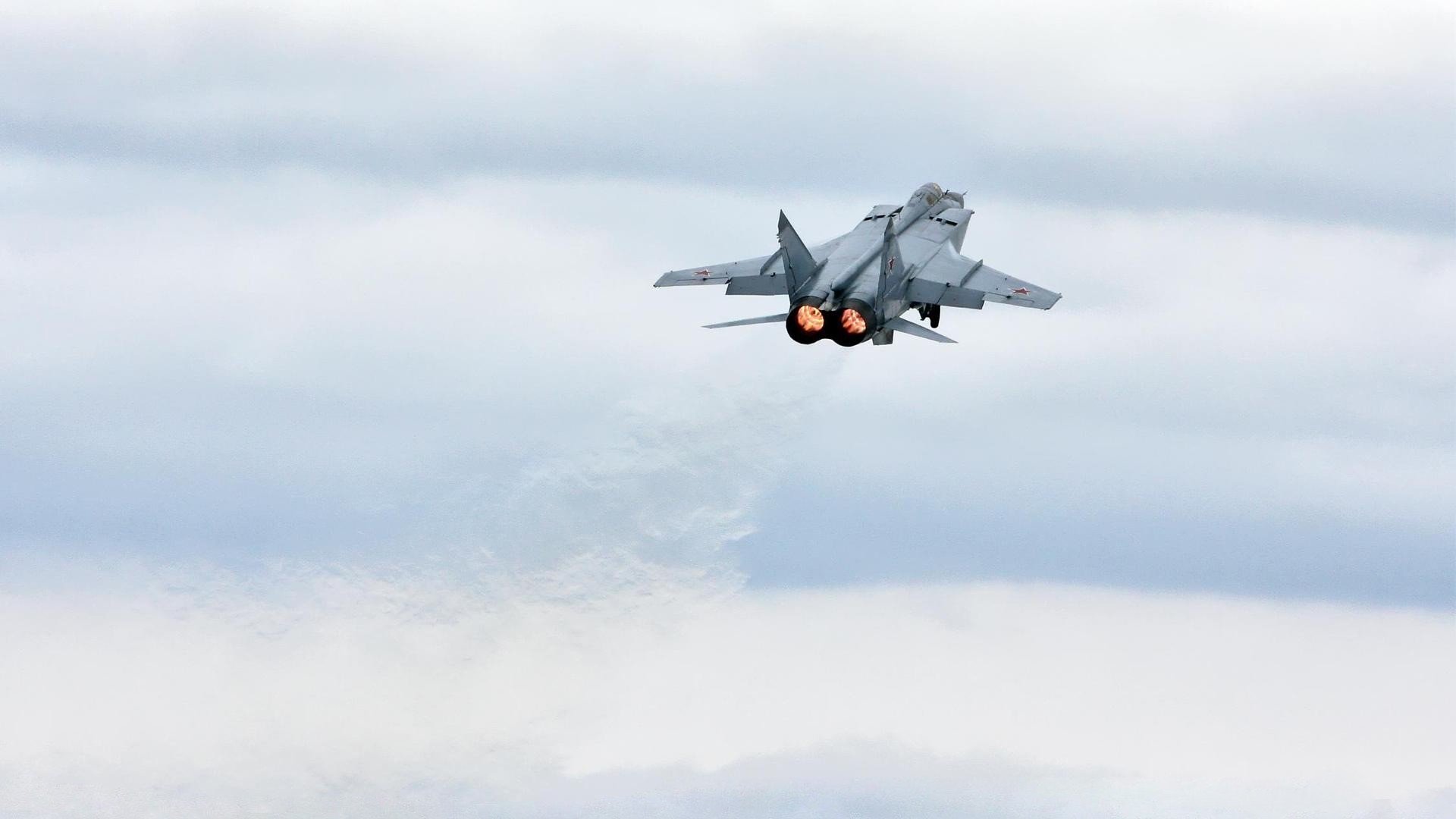 开云体育app-北欧冰川对决枫叶之国，欧冠淘汰赛上演芬兰加拿大终极交锋